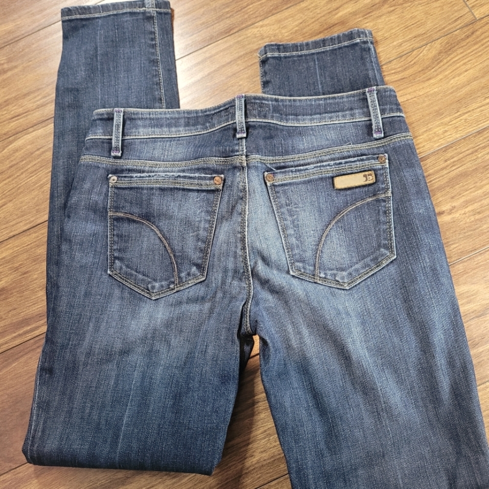 Joe's Chelsea low cut skinny leg jeans